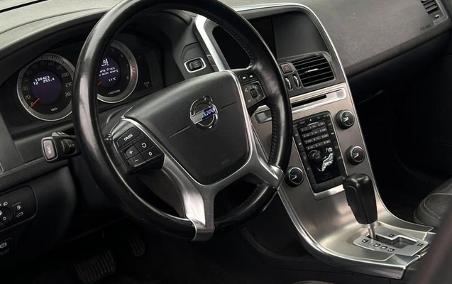 imagem-https://www.socarrao.com.br/sc-vehicle-images-prod/3153972/1787346082651-8370119_13_B_ea32217ba9.jpeg