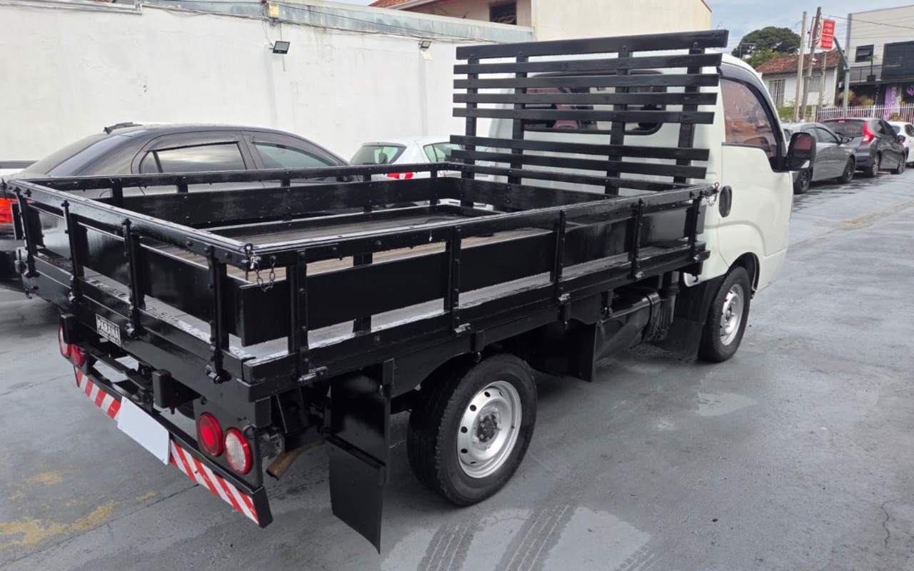 imagem-https://www.socarrao.com.br/sc-vehicle-images-prod/3153992/1786479389537-V2hhdHNBcHAgSW1hZ2UgMjAyNi0wOC0wOCBhdCAxNi4zOC41OCAoMSkuanBlZw.jpeg