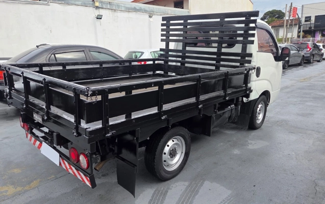 imagem-https://www.socarrao.com.br/sc-vehicle-images-prod/3153992/1786479389537-V2hhdHNBcHAgSW1hZ2UgMjAyNi0wOC0wOCBhdCAxNi4zOC41OCAoMSkuanBlZw.jpeg