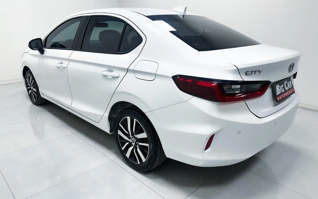 imagem-https://www.socarrao.com.br/sc-vehicle-images-prod/3154320/1786480650107-037527df64784c5a9b219d1065a2b123_1786480625165.jpg