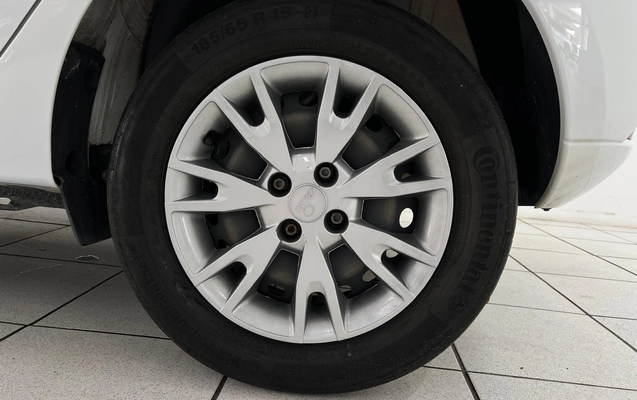 imagem-https://www.socarrao.com.br/sc-vehicle-images-prod/3155011/1786483209625-ac95bf2e-50d7-4538-820e-3ee09fbcf372.jpg