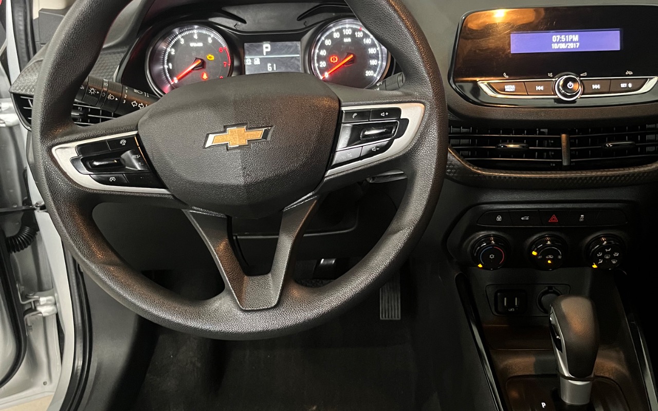 imagem-https://www.socarrao.com.br/sc-vehicle-images-prod/3160753/1786501183904-SU1HXzk3NjMuanBlZw.jpeg