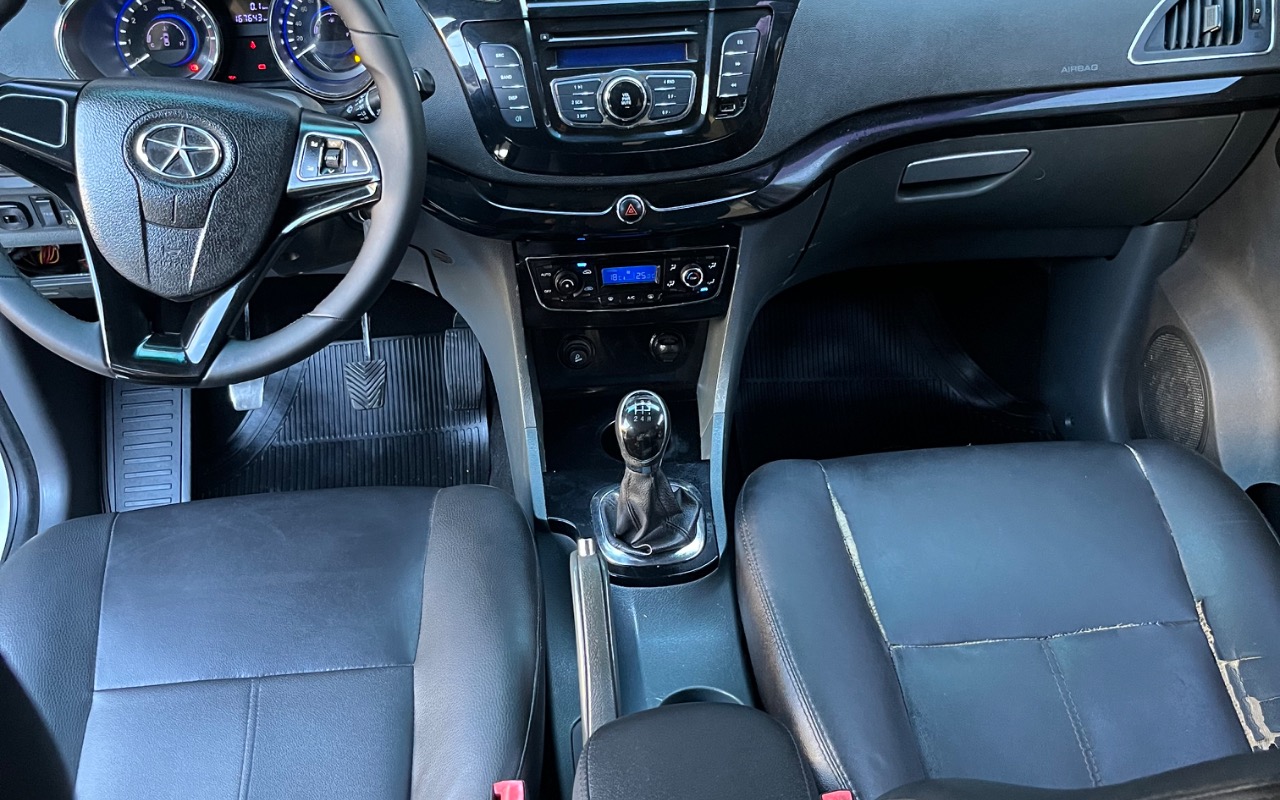 imagem-https://www.socarrao.com.br/sc-vehicle-images-prod/3160940/1786501858719-SU1HXzk0MjAuanBlZw.jpeg