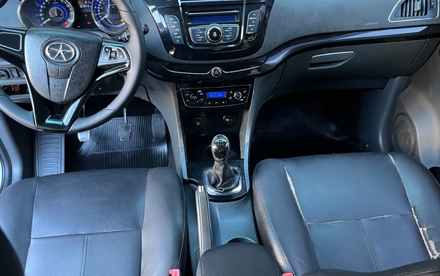 imagem-https://www.socarrao.com.br/sc-vehicle-images-prod/3160940/1786501858719-SU1HXzk0MjAuanBlZw.jpeg