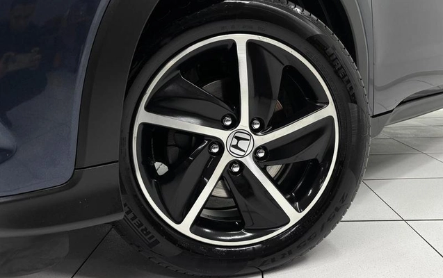 imagem-https://www.socarrao.com.br/sc-vehicle-images-prod/3170789/1789422643028-8370913_8_B_17c72b1fc7.jpeg