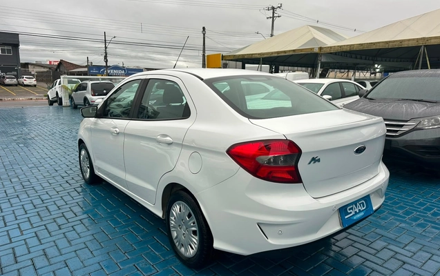 imagem-https://www.socarrao.com.br/sc-vehicle-images-prod/3170902/1788898107088-8536a0d09b064672af34871e69838ac3_1786538006022.jpg