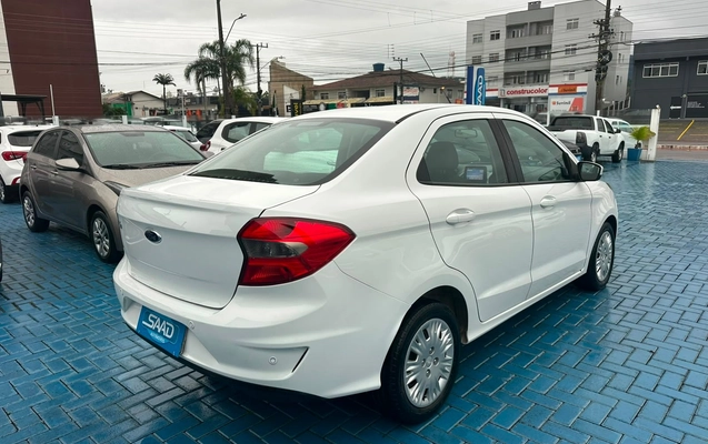imagem-https://www.socarrao.com.br/sc-vehicle-images-prod/3170902/1788898107090-668f4a4ca3f2465987d7606064f8b4a3_1786538006029.jpg