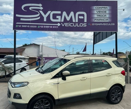 Ford EcoSport 2015 Branco — foto 1 de 3
