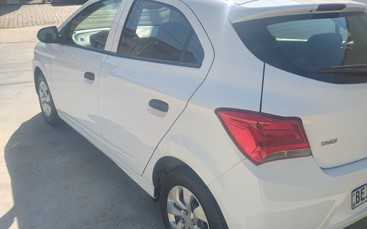 imagem-https://www.socarrao.com.br/sc-vehicle-images-prod/3171939/1786543609677-V2hhdHNBcHAgSW1hZ2UgMjAyNi0wOC0xMSBhdCAyMS4yNS4zMCAoMSkuanBlZw.jpeg