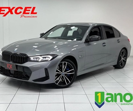 BMW 330e 2023 Cinza — foto 1 de 3