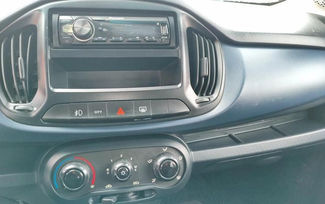imagem-https://www.socarrao.com.br/sc-vehicle-images-prod/3173308/1786543775900-8367145_13_B_bbff0586ab.jpeg