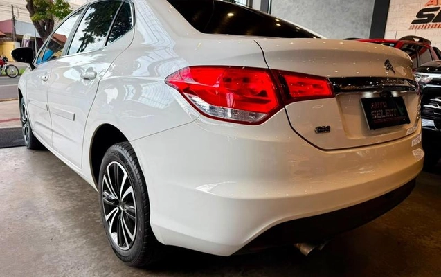 imagem-https://www.socarrao.com.br/sc-vehicle-images-prod/3174138/1789389016930-8372003_4_B_940116d5dd.jpeg