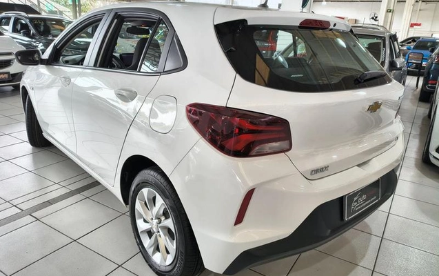 imagem-https://www.socarrao.com.br/sc-vehicle-images-prod/3174281/1786547744206-8359071_11_B_24803aec7e.jpeg