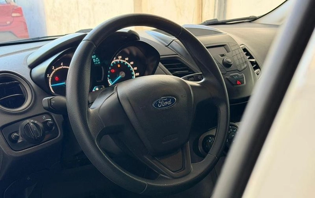 imagem-https://www.socarrao.com.br/sc-vehicle-images-prod/3174290/1789563526303-8369451_4_B_3c3ad364cd.jpeg