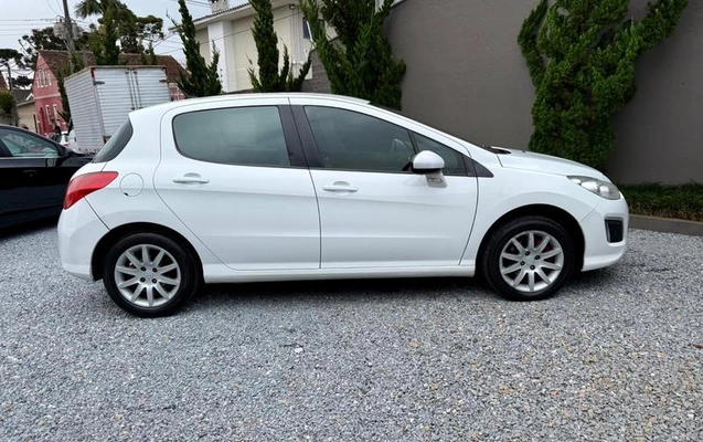 imagem-https://www.socarrao.com.br/sc-vehicle-images-prod/3174310/1786548867445-8372039_3_B_d279c9dfd6.jpeg