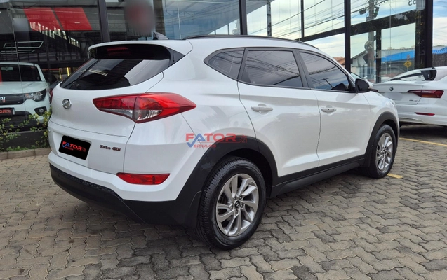 imagem-https://www.socarrao.com.br/sc-vehicle-images-prod/3174980/1786547849606-fb2c56a378844ae4a6422eb94956bc62_1785864160820.jpg