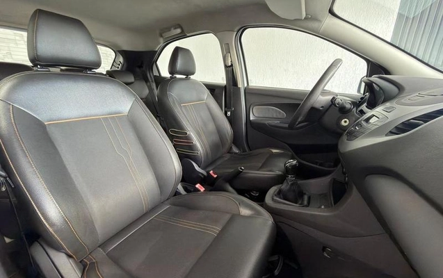 imagem-https://www.socarrao.com.br/sc-vehicle-images-prod/3175186/1789563293376-8368804_0_B_3f25eb4ea3.jpeg
