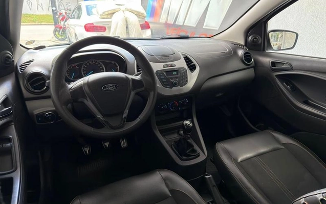 imagem-https://www.socarrao.com.br/sc-vehicle-images-prod/3175186/1789563293376-8368804_8_B_d2b4a67bd4.jpeg