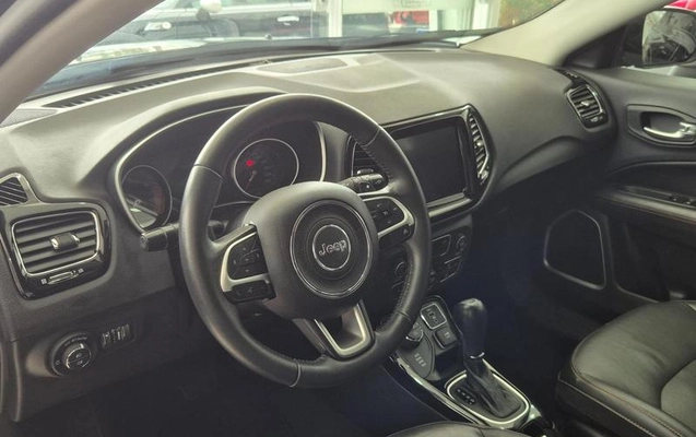 imagem-https://www.socarrao.com.br/sc-vehicle-images-prod/3175594/1789570419782-8314128_8_B_986eb5715c.jpeg