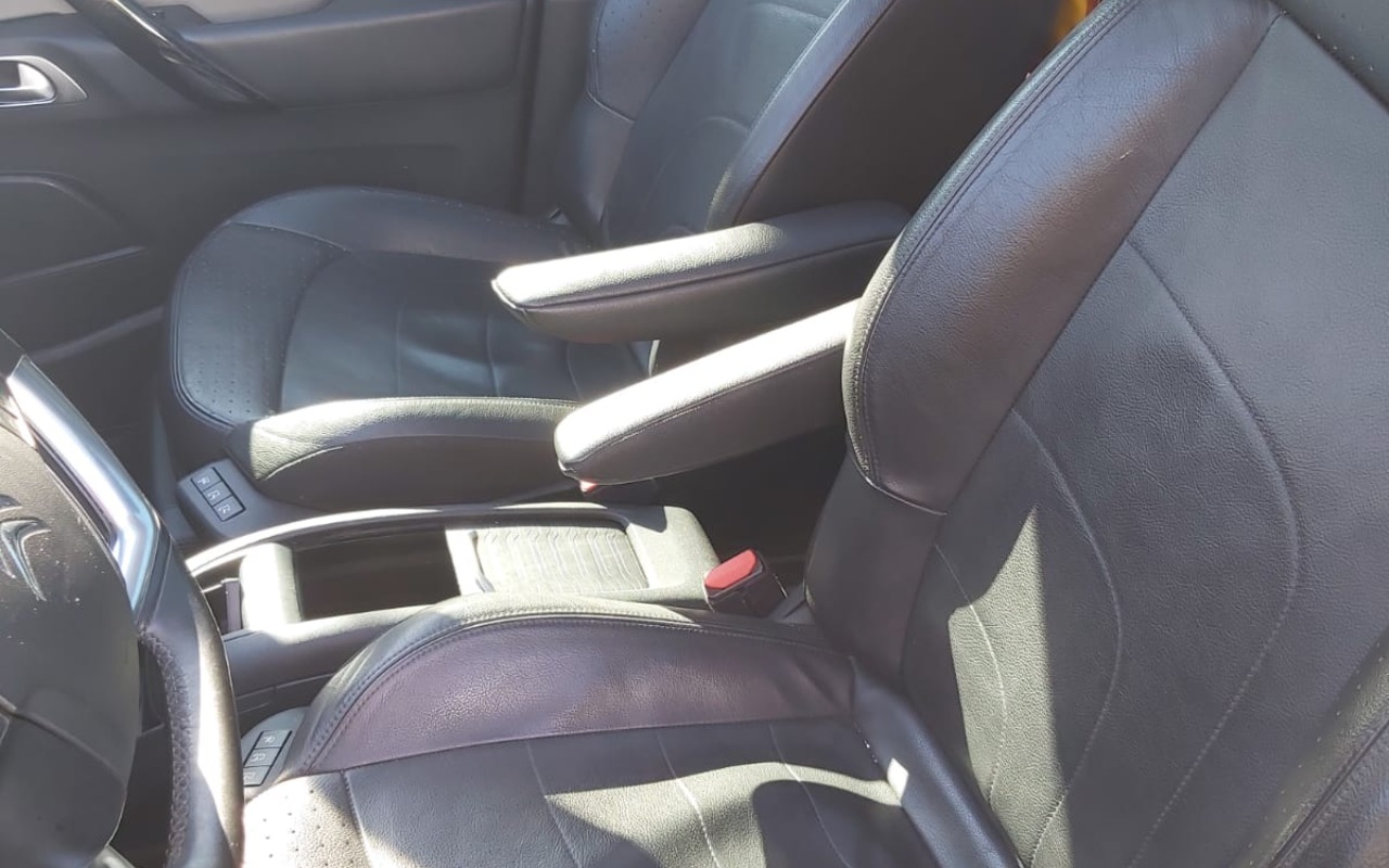 imagem-https://www.socarrao.com.br/sc-vehicle-images-prod/3175595/1786549572110-V2hhdHNBcHAgSW1hZ2UgMjAyNi0wOC0wMSBhdCAyMC4zNi40MyAoOCkuanBlZw.jpeg