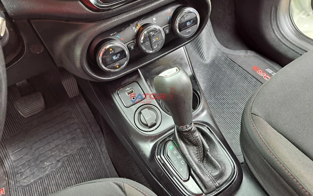 imagem-https://www.socarrao.com.br/sc-vehicle-images-prod/3175665/1786549775954-f066c896cf6c465e9aa7f2503285087f_1782401072841.jpg