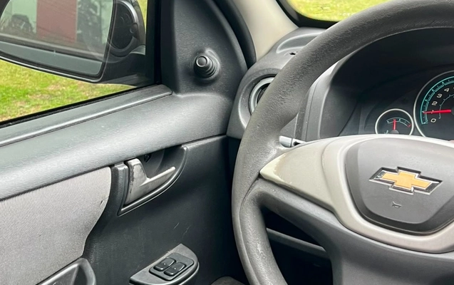 imagem-https://www.socarrao.com.br/sc-vehicle-images-prod/3175667/1786549791132-V2hhdHNBcHAgSW1hZ2UgMjAyNi0wOC0xMiBhdCAxMS4yMi4xOSAoMikuanBlZw.jpeg