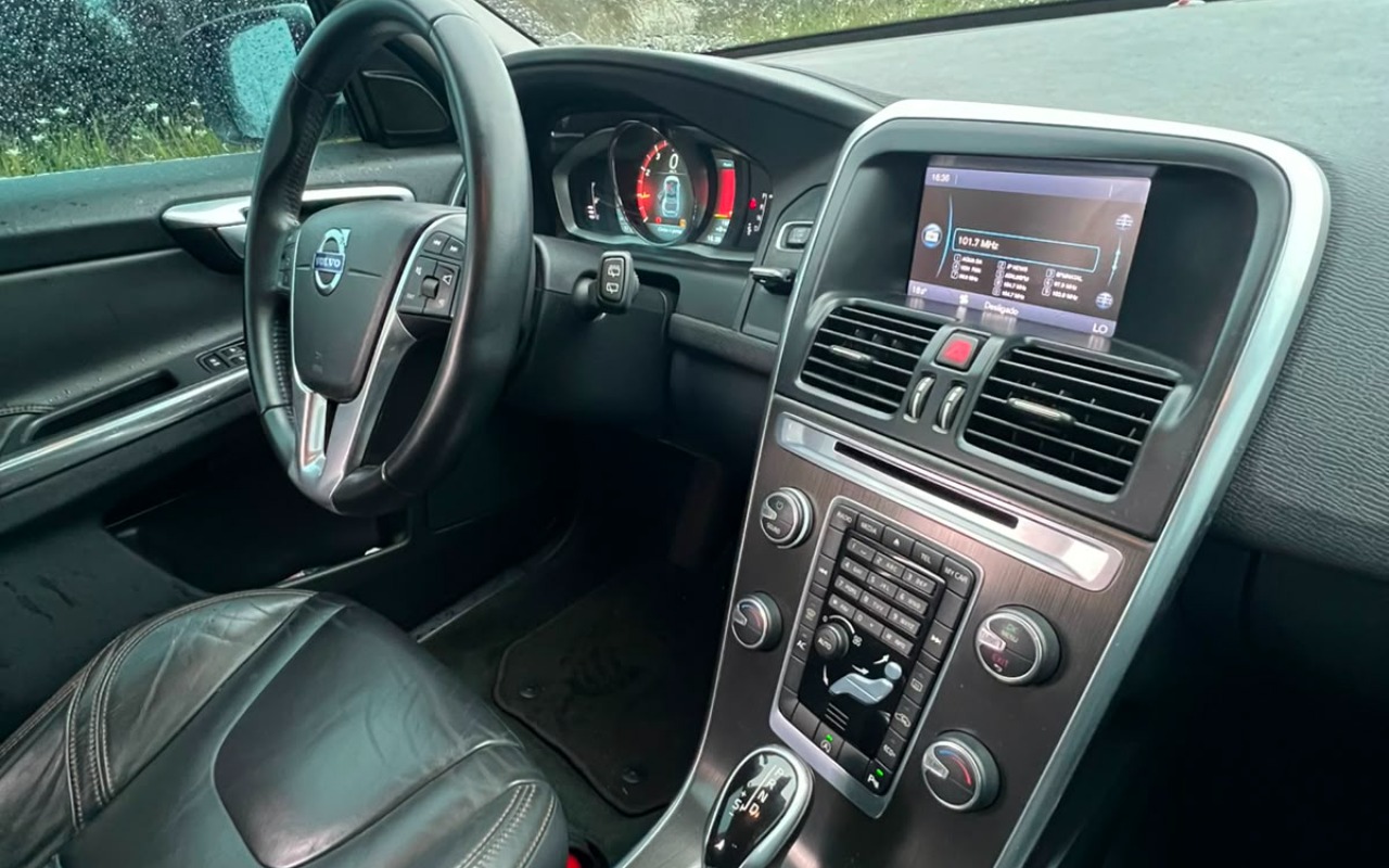 imagem-https://www.socarrao.com.br/sc-vehicle-images-prod/3176081/1786551041026-V2hhdHNBcHAgSW1hZ2UgMjAyNi0wOC0xMiBhdCAxMi40NS4xNiAoMSkuanBlZw.jpeg
