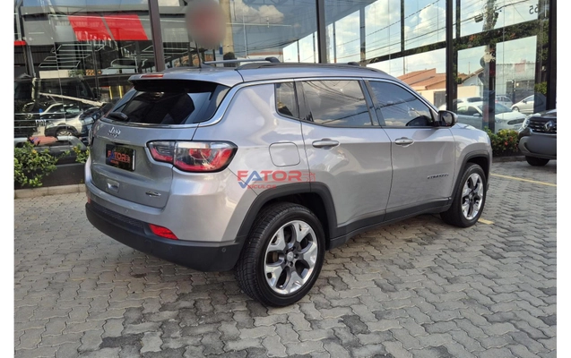 imagem-https://www.socarrao.com.br/sc-vehicle-images-prod/3176273/1786551675165-20bc96c91445450ba638e2745939acce_1772813800779.jpg