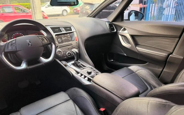 imagem-https://www.socarrao.com.br/sc-vehicle-images-prod/3176576/1786652418100-8371924_14_B_46e4b0e12a.jpeg
