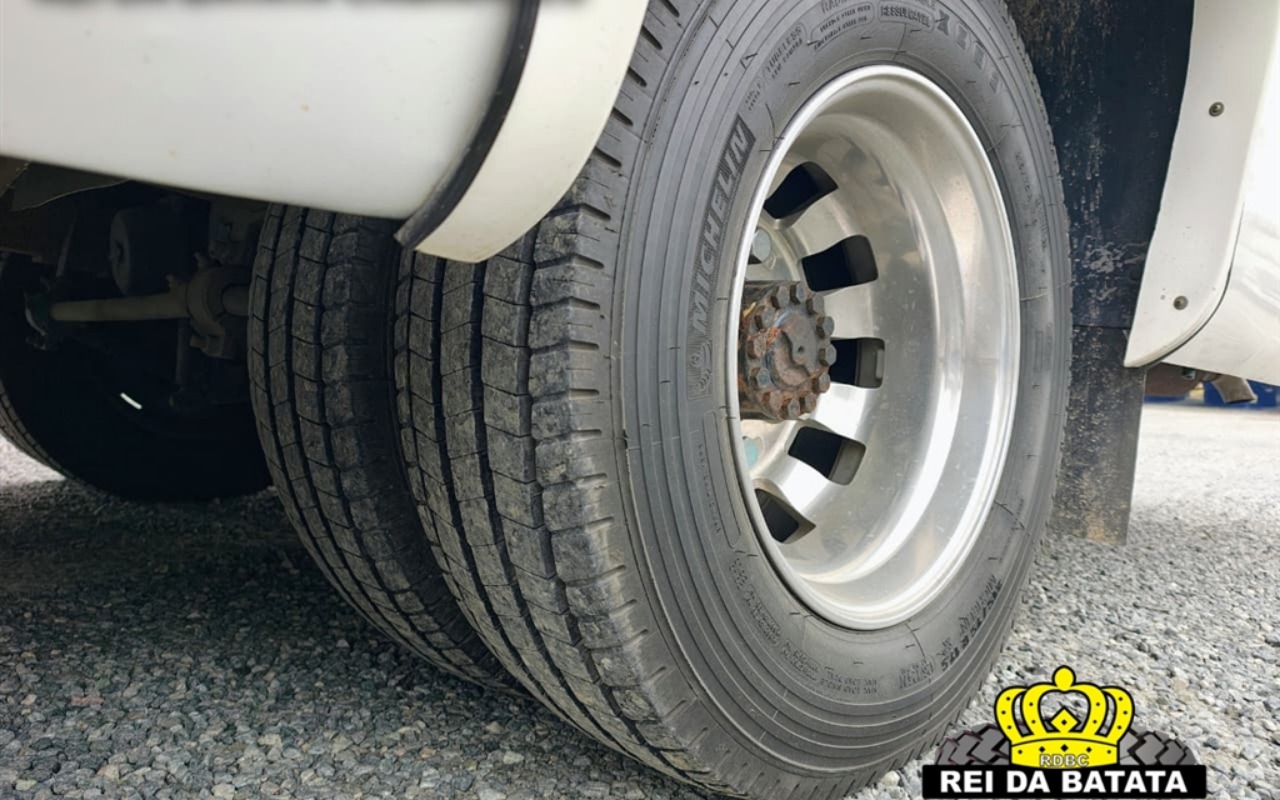 imagem-https://www.socarrao.com.br/sc-vehicle-images-prod/3176892/1786553214254-MTkuanBn.jpg