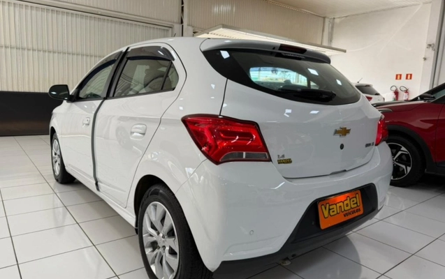 imagem-https://www.socarrao.com.br/sc-vehicle-images-prod/3177282/1786554227728-MjAyNl8wNV8xOV8xNF8wMF81Ny5qcGc.jpg