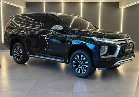 Mitsubishi Pajero 2024 Preto — foto 1 de 3