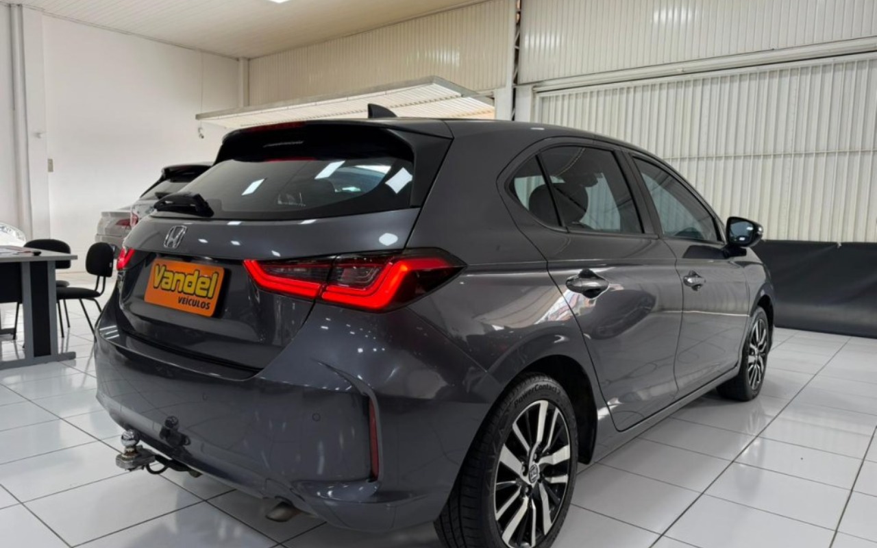 imagem-https://www.socarrao.com.br/sc-vehicle-images-prod/3177644/1786555215789-MjAyNl8wNV8xOF8xN18zOF8wNS5qcGc.jpg