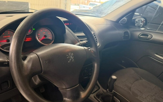 imagem-https://www.socarrao.com.br/sc-vehicle-images-prod/3177958/1786555909805-MjAyNl8wNV8wN18xNF8wM181OC5qcGc.jpg