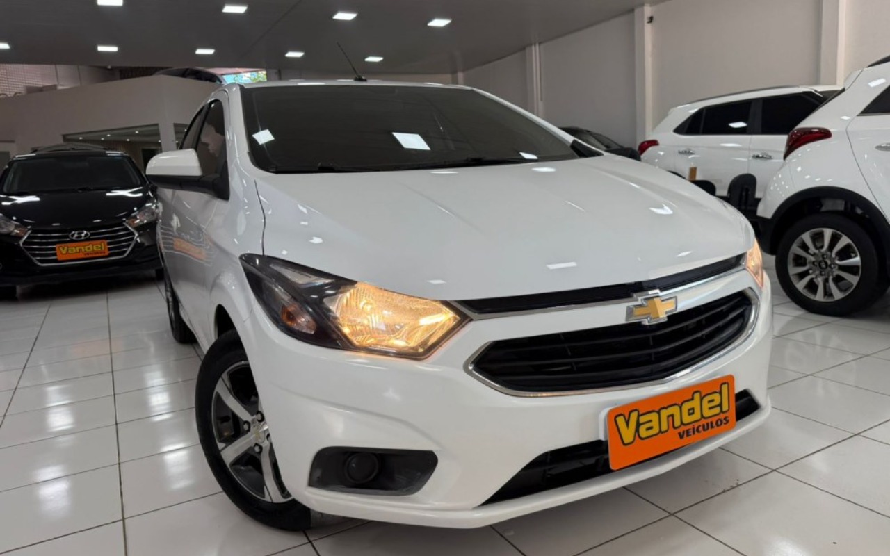 imagem-https://www.socarrao.com.br/sc-vehicle-images-prod/3178496/1786557012413-MjAyNl8wM18xNl8xNF8yMF8zNS5qcGc.jpg