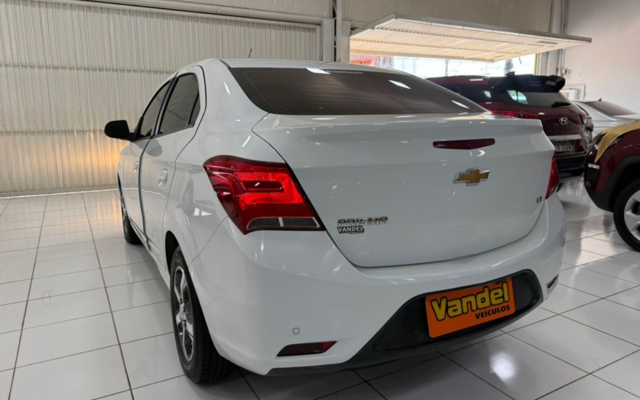 imagem-https://www.socarrao.com.br/sc-vehicle-images-prod/3178496/1786557012794-MjAyNl8wM18xNl8xNF8yMF80NC5qcGc.jpg