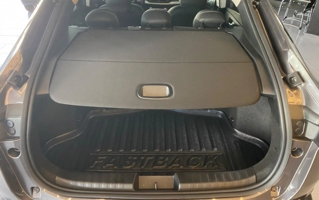 imagem-https://www.socarrao.com.br/sc-vehicle-images-prod/3178845/1786557904692-640_480_fiat-fastback-1-0-turbo-200-cvt-t200-aut-25-25-a7459d-32.jpg