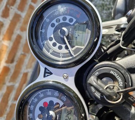 imagem-https://www.socarrao.com.br/sc-vehicle-images-prod/3178849/1787166653881-8373076_12_B_5c6cc1222f.jpeg