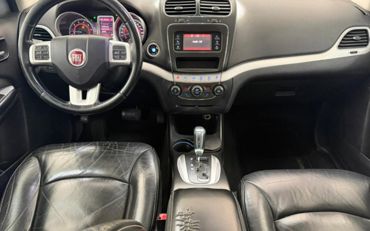 imagem-https://www.socarrao.com.br/sc-vehicle-images-prod/3178852/1786557929765-MjAyNl8wNF8yNF8xNF8xN180OS5qcGc.jpg