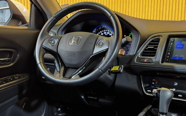 imagem-https://www.socarrao.com.br/sc-vehicle-images-prod/3178956/1789072186169-8372623_13_B_fae33e31a0.jpeg