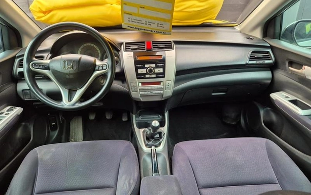 imagem-https://www.socarrao.com.br/sc-vehicle-images-prod/3178990/1786558432326-8373001_0_B_ee1ce366b0.jpeg