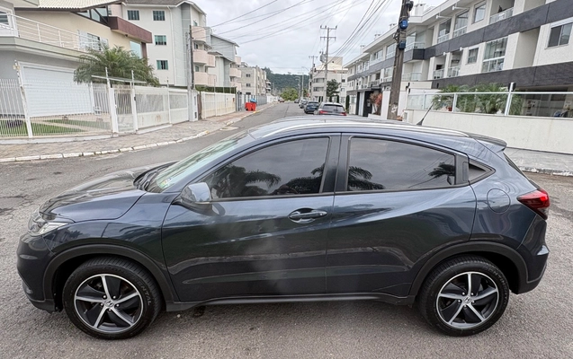 imagem-https://www.socarrao.com.br/sc-vehicle-images-prod/3179234/1787346135848-SU1HXzEyODEuanBlZw.jpeg