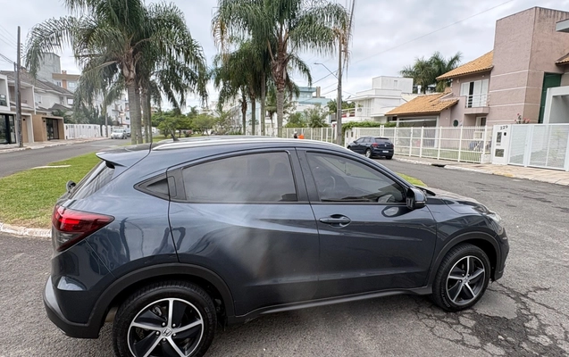 imagem-https://www.socarrao.com.br/sc-vehicle-images-prod/3179234/1787346137092-SU1HXzEyODUuanBlZw.jpeg
