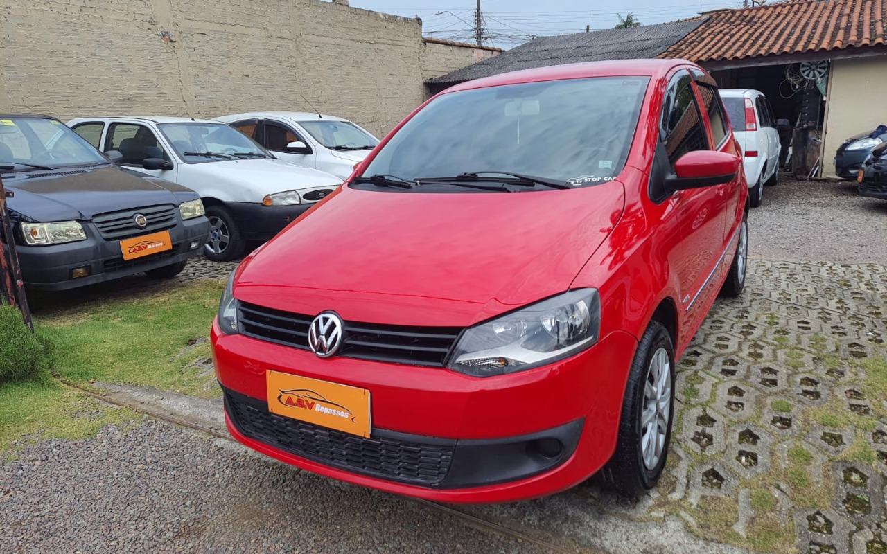 Volkswagen Fox 1.0 Mi Total Flex 8V 5p na cor Vermelho em Curitiba / PR - 3179574