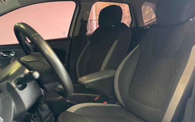 imagem-https://www.socarrao.com.br/sc-vehicle-images-prod/3179697/1789393498904-8373396_7_B_6a1f4aec76.jpeg