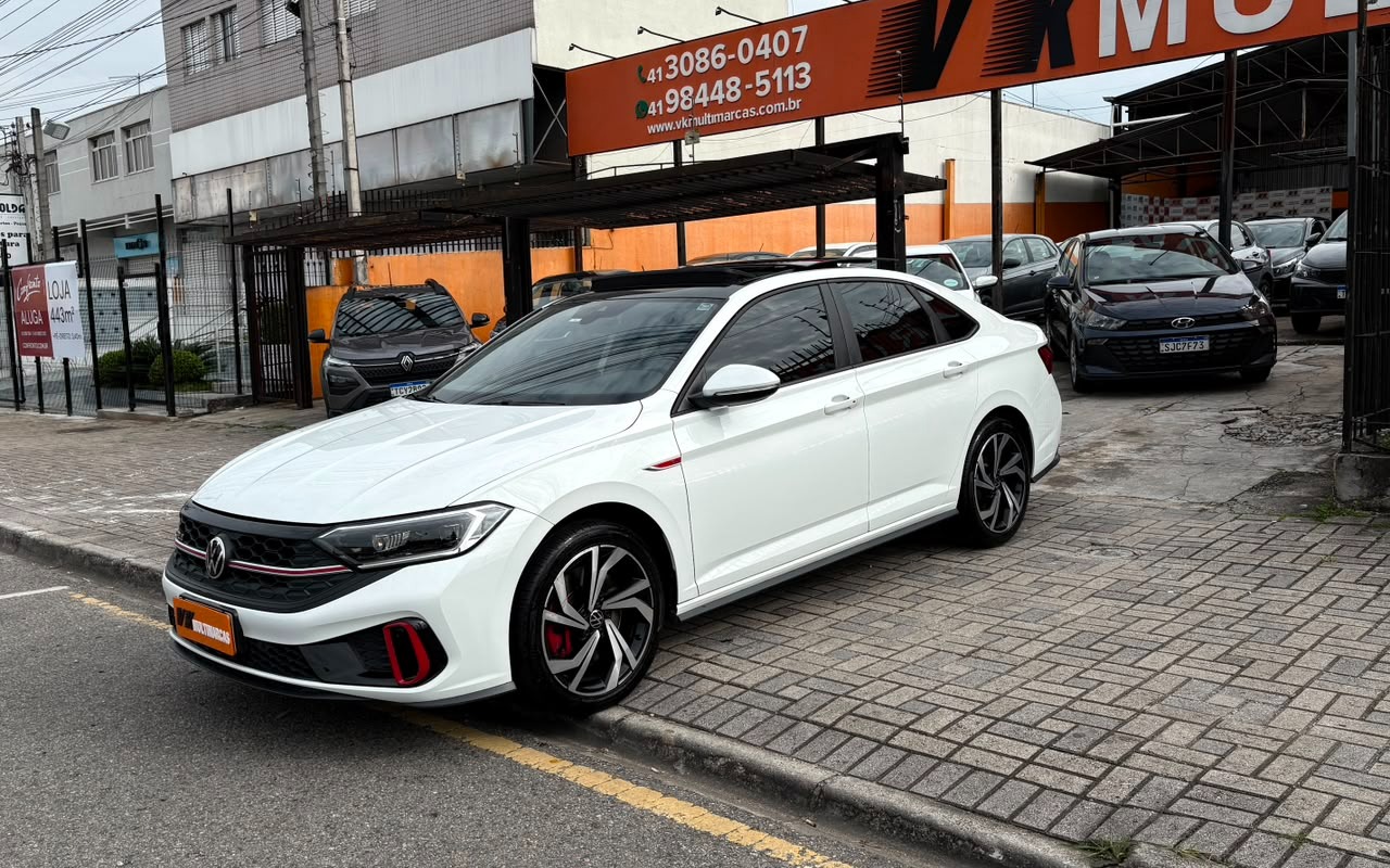 Volkswagen Jetta 2024 Branco — foto 1 de 3