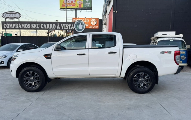 imagem-https://www.socarrao.com.br/sc-vehicle-images-prod/3181382/1786564809491-003_6c28ba35bd8da97208aeb485aefa0670.jpeg