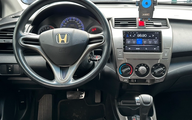 imagem-https://www.socarrao.com.br/sc-vehicle-images-prod/3181468/1786564984285-6fa1f60f-0b7f-47f3-953e-6d6161b683ef.jpeg