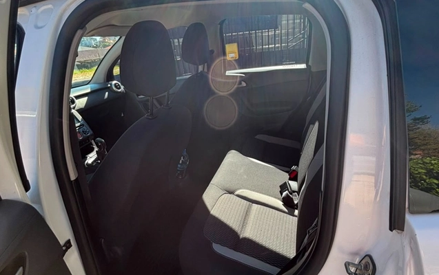 imagem-https://www.socarrao.com.br/sc-vehicle-images-prod/3181767/1786718558345-V2hhdHNBcHAgSW1hZ2UgMjAyNi0wNy0yMiBhdCAxOC40MS4xNyAoMSkuanBlZw.jpeg