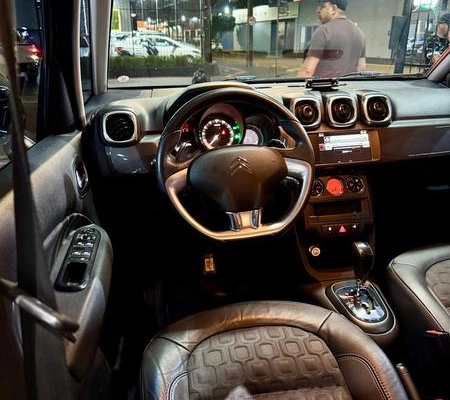 imagem-https://www.socarrao.com.br/sc-vehicle-images-prod/3181820/1786565885273-8348217_17_B_89b179aff5.jpeg